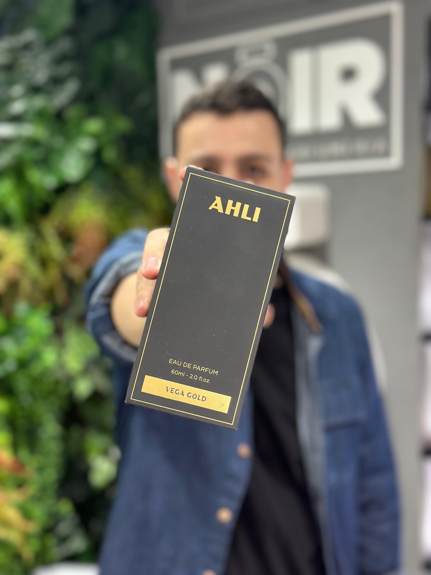 Ahli Vega Gold 60ml EDP Unisex Escarcha de Oro - Noir Perfumeria