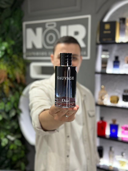 Sauvage Dior 200ml EDT Hombre – Noir Perfumeria - Main Image